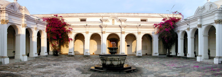MUSAC, patio principal.
