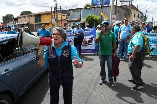 Un grupo de trabajadores del sector salud protagonizó una manifestación