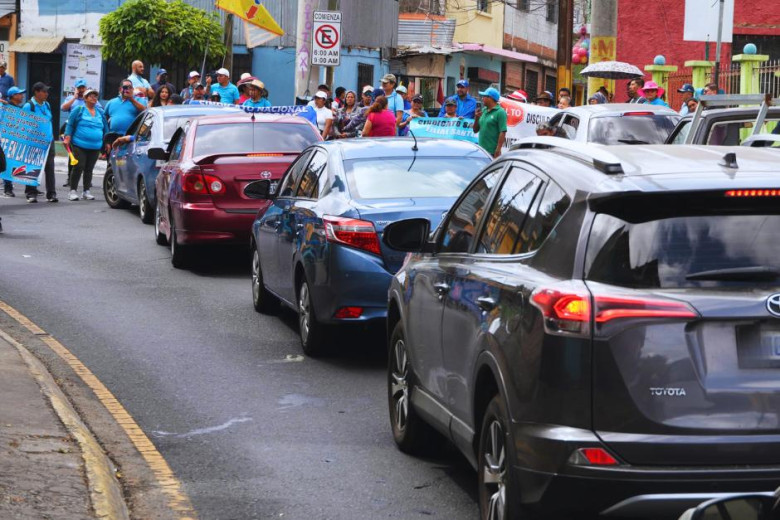 Hoy 27 de marzo mantuvieron bloqueadas varias horas las conexiones entre Avenida Elena y El Periférico.