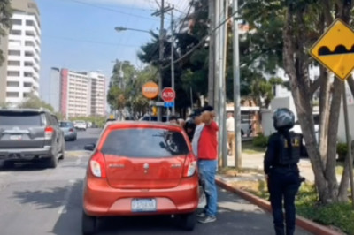 Cámara de vigilancia detecta banda de delincuentes en actividad en Zona 14