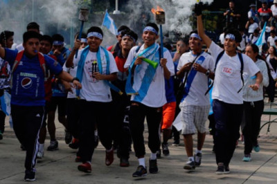Medidas para colegios que autoricen antorchas por la Independencia