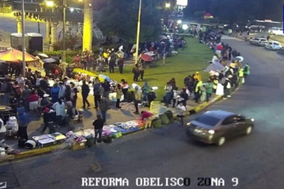 Reportan protestas de maestros y salubristas