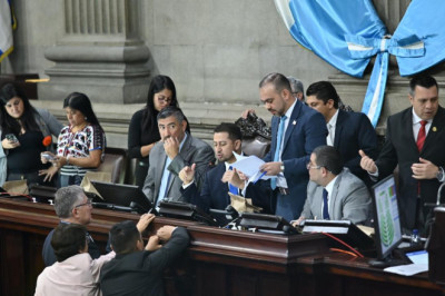 CC aplaza discusión sobre amparos relacionados con el aumento salarial de diputados