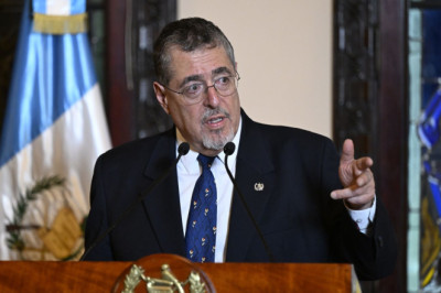 Bernardo Arévalo anuncia aumento al salario mínimo en 2025