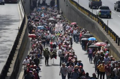 Manifestación de Acevedo causó caos vehícular en Centro Histórico