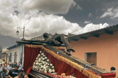 “Cristo de las Alturas”: la leyenda que resurge tras los sismos en Santa María de Jesús