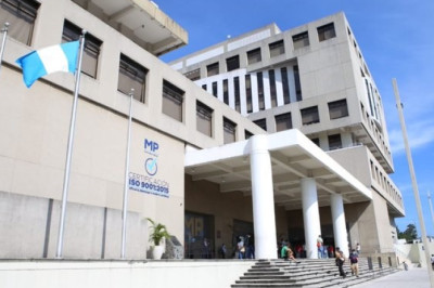 Vehículo irrumpe en el MP: cuatro capturados tras burlar seguridad