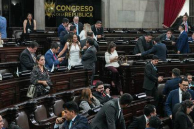 Oposición presiona para aprobar ley que garantiza fondos a Codedes