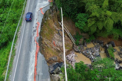 ¡Más de 20 carreteras afectadas! Lluvias provocan derrumbes, socavamientos y riesgo de colapso