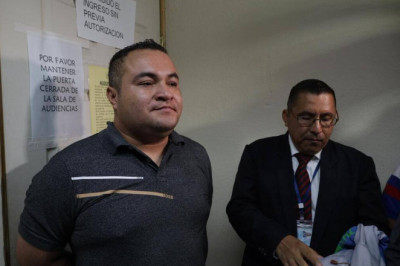 ¡Subdirector habla antes de audiencia! Víctor Alveño niega implicación en fuga de pandilleros del Barrio 18