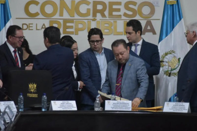 Abogado impugna criterios de la Postuladora del TSE