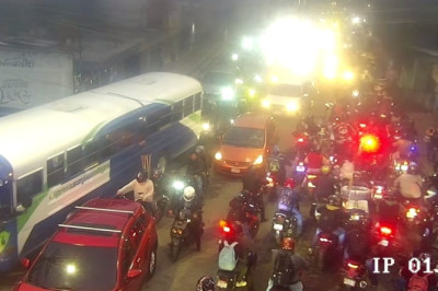 Lluvias y percances complican tránsito en la capital