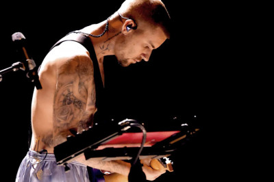 Vulnerabilidad a flor de piel: Justin Bieber y la performance minimalista que detuvo los Grammy 2026