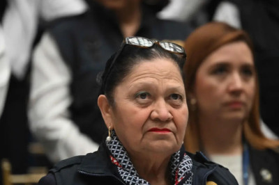 Porras omite experiencia en Hogar Elisa Martínez tras señalamientos