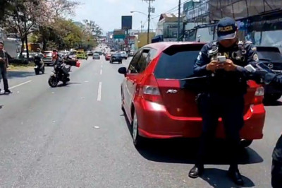 Ataque armado en Calzada Roosevelt deja conductor herido