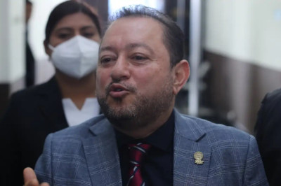 Crece la incertidumbre en la USAC a un mes del fin del periodo de rector