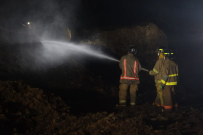 Controlan 75% de incendio en ruta al Atlántico