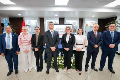 Guatemala y Perú ponen en marcha TLC bilateral