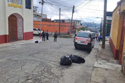 Localizan dos cadáveres en bolsas plásticas en la zona 18