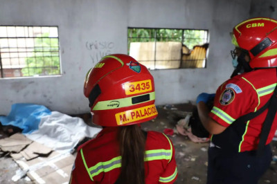 Localizan a un hombre fallecido con heridas de arma blanca en inmueble abandonado de la zona 1