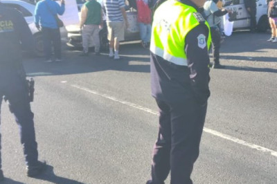 Manifestación por el alza de los combustibles bloquea la calzada Roosevelt