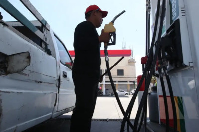 Gobierno analiza nuevo subsidio para mitigar alza de combustibles