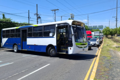 Transportistas suspenden bloqueos; taxistas mantienen protestas
