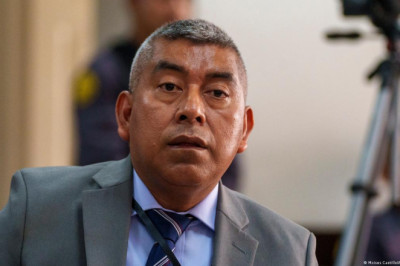 Jueza rechaza órdenes de captura contra exfiscales Curruchiche y Sánchez