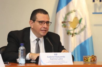 Nuevo Fiscal General enfrenta resistencia judicial en sus primeros casos, según reportes periodísticos