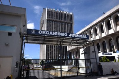Una llamada filtrada revela cómo se negocian plazas en el Organismo Judicial con dinero y padrinos políticos, según investigación periodística