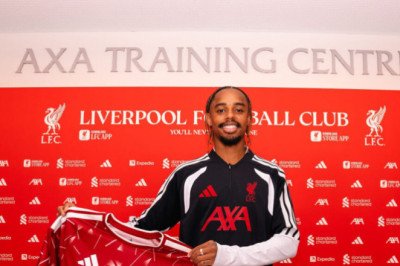 Liverpool anuncia el fichaje histórico de Bradley Barcola procedente del PSG