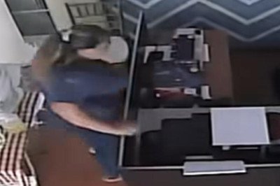Cámara de seguridad capta a una mujer robando celulares en un negocio de Chimaltenango