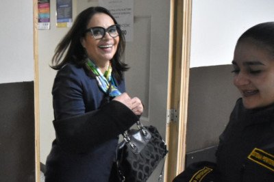 Otorgan medidas sustitutivas a Roxana Baldetti en el caso Agua Mágica