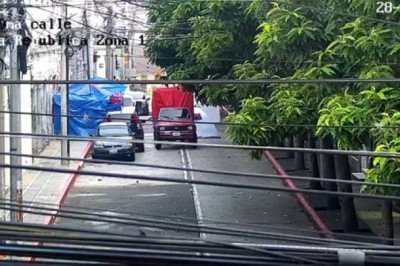 Plantón de veteranos militares mantiene cierre vial frente al Congreso en la zona 1