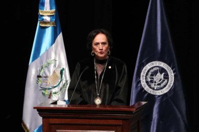 Magistrados de la CC piden a Annabella Morfín conocer amparos por nombramiento de Jonathan Menkos en el Banguat