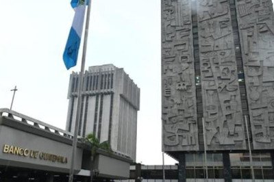 El Ejecutivo evita revelar quiénes son los candidatos para dirigir el Banguat tras el revés de la CC