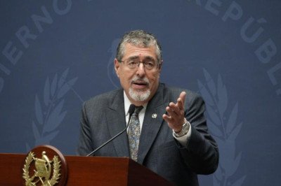 Arévalo dice que está en la fase final para designar al nuevo presidente del Banguat, pero no revela perfiles